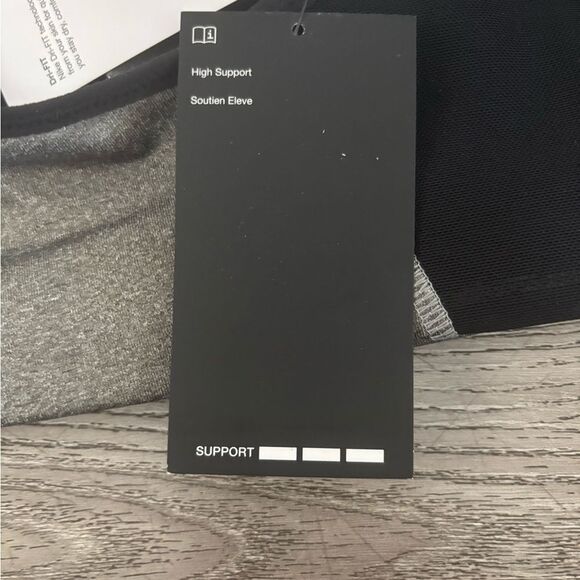 Nike Women's Gray Sports Bra - Picture 3 of 4